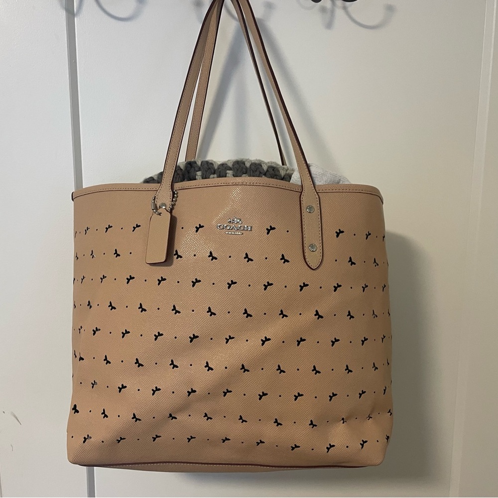 Couch shopper bag
